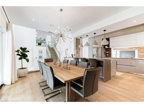 3362 Guildwood Drive, Burlington, ON - Indoor Photo Showing Dining Room