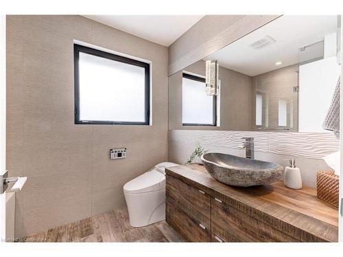 3362 Guildwood Drive, Burlington, ON - Indoor Photo Showing Bathroom