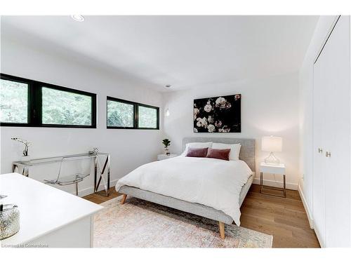 3362 Guildwood Drive, Burlington, ON - Indoor Photo Showing Bedroom