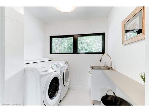 3362 Guildwood Drive, Burlington, ON - Indoor Photo Showing Laundry Room