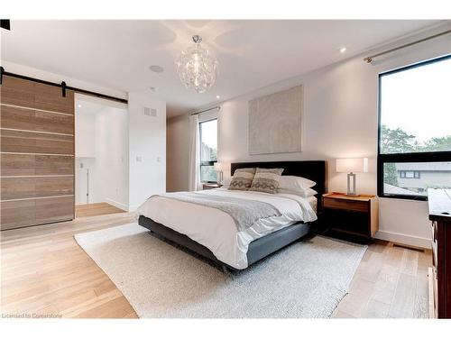 3362 Guildwood Drive, Burlington, ON - Indoor Photo Showing Bedroom