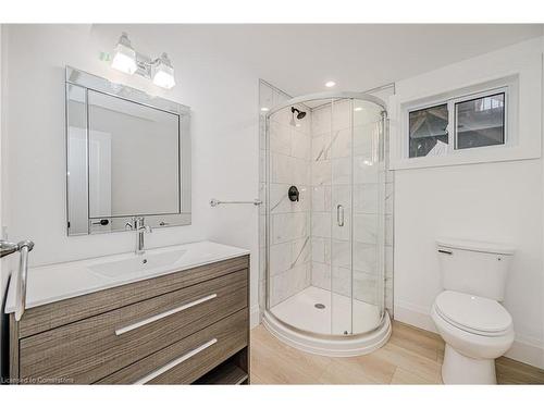 4379 Longmoor Drive, Burlington, ON - Indoor Photo Showing Bathroom