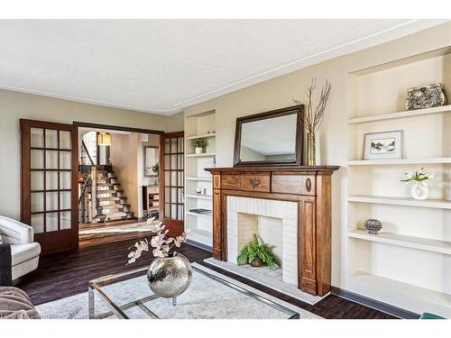 7956 Twenty Road, Smithville, ON - Indoor Photo Showing Living Room With Fireplace