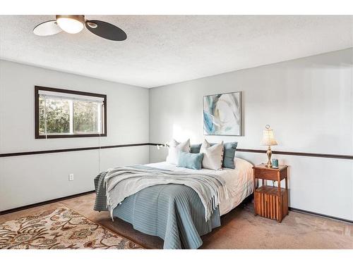 7956 Twenty Road, Smithville, ON - Indoor Photo Showing Bedroom