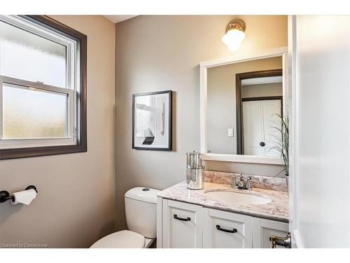 7956 Twenty Road, Smithville, ON - Indoor Photo Showing Bathroom