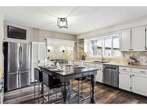 7956 Twenty Road, Smithville, ON - Indoor Photo Showing Kitchen