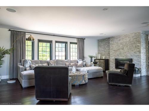 822 Danforth Place, Burlington, ON - Indoor Photo Showing Living Room With Fireplace