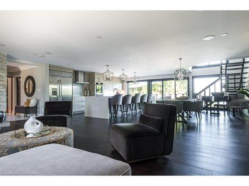 822 Danforth Place, Burlington, ON - Indoor Photo Showing Living Room