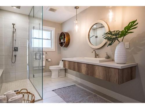 822 Danforth Place, Burlington, ON - Indoor Photo Showing Bathroom