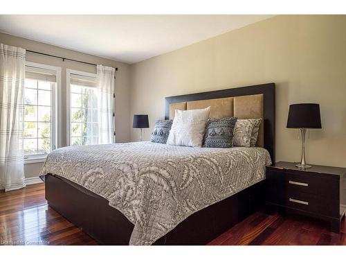 822 Danforth Place, Burlington, ON - Indoor Photo Showing Bedroom