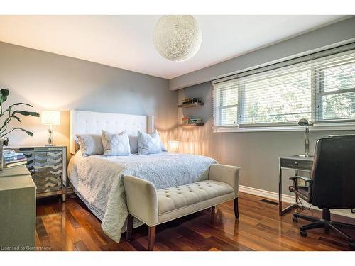 822 Danforth Place, Burlington, ON - Indoor Photo Showing Bedroom