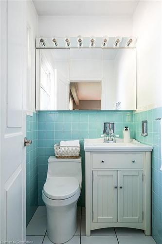 822 Danforth Place, Burlington, ON - Indoor Photo Showing Bathroom