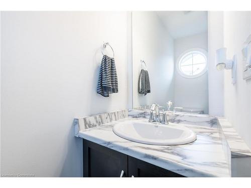 135 Kinsman Drive, Binbrook, ON - Indoor Photo Showing Bathroom