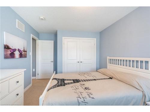 135 Kinsman Drive, Binbrook, ON - Indoor Photo Showing Bedroom