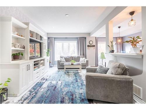 135 Kinsman Drive, Binbrook, ON - Indoor Photo Showing Living Room