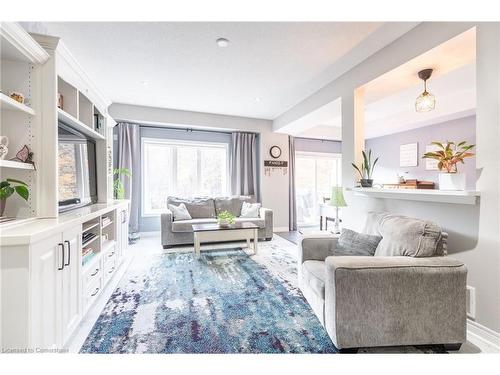 135 Kinsman Drive, Binbrook, ON - Indoor Photo Showing Living Room