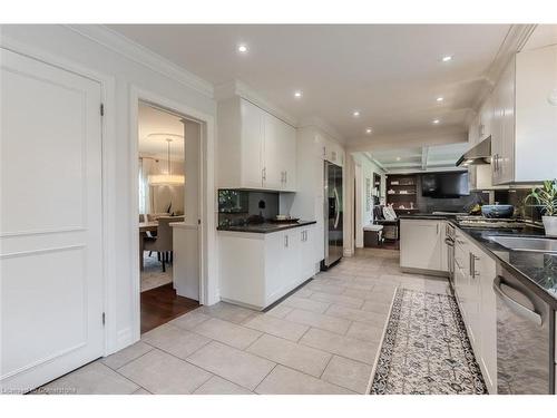 2091 Canterbury Drive, Burlington, ON - Indoor Photo Showing Kitchen