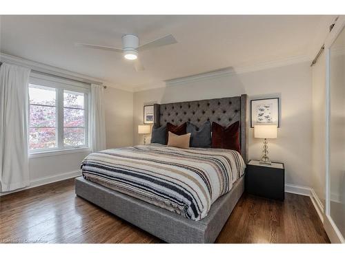 2091 Canterbury Drive, Burlington, ON - Indoor Photo Showing Bedroom