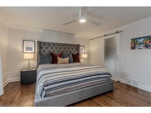 2091 Canterbury Drive, Burlington, ON - Indoor Photo Showing Bedroom