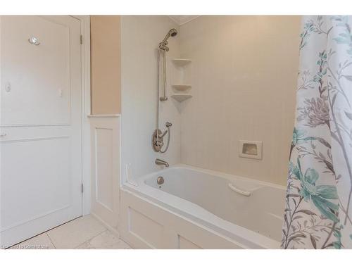 2091 Canterbury Drive, Burlington, ON - Indoor Photo Showing Bathroom