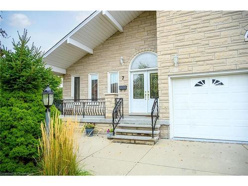 7 Osgoode Court, Hamilton, ON - Outdoor With Deck Patio Veranda