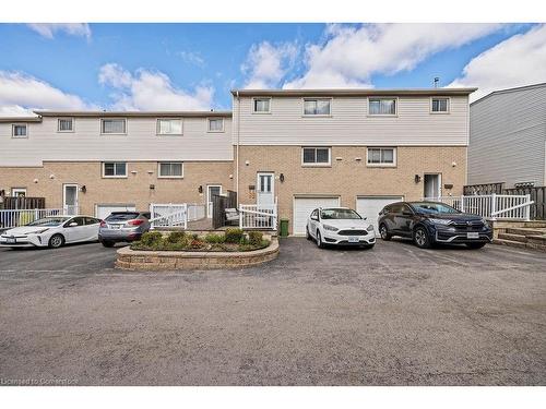 10-51 Caroga Court, Hamilton, ON - Outdoor