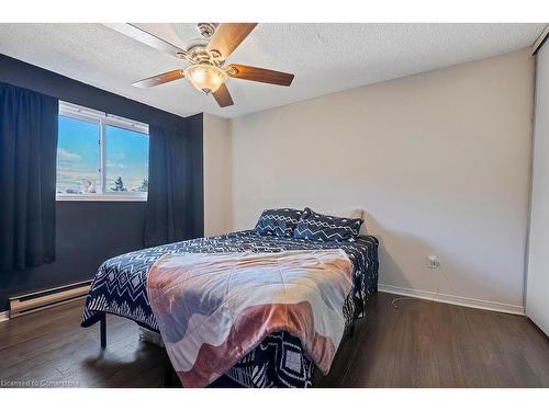 10-51 Caroga Court, Hamilton, ON - Indoor Photo Showing Bedroom