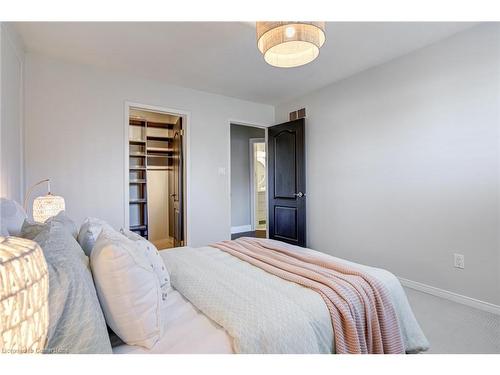 143 Foxborough Drive, Ancaster, ON - Indoor Photo Showing Bedroom