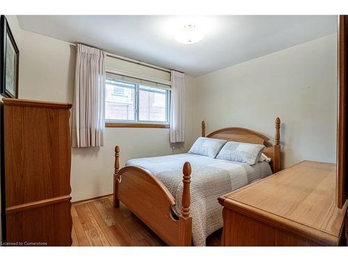 403 Jackson Street W, Hamilton, ON - Indoor Photo Showing Bedroom