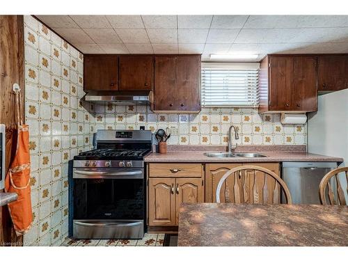 403 Jackson Street W, Hamilton, ON - Indoor Photo Showing Kitchen With Double Sink