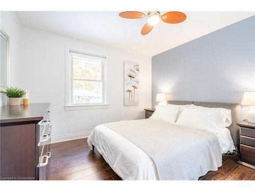 1463 Augustine Drive, Burlington, ON - Indoor Photo Showing Bedroom