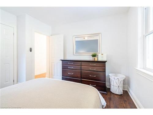 1463 Augustine Drive, Burlington, ON - Indoor Photo Showing Bedroom