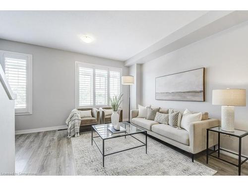 3-1890 Rymal Road E, Hamilton, ON - Indoor Photo Showing Living Room