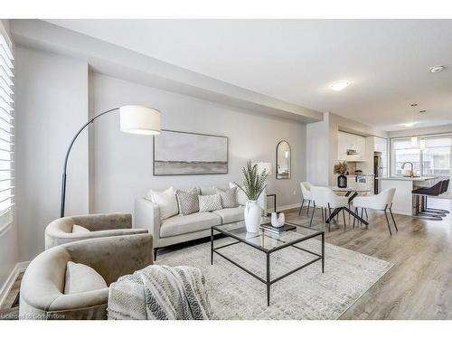 3-1890 Rymal Road E, Hamilton, ON - Indoor Photo Showing Living Room