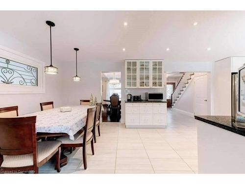 555 Ofield Road N, Flamborough, ON - Indoor Photo Showing Dining Room