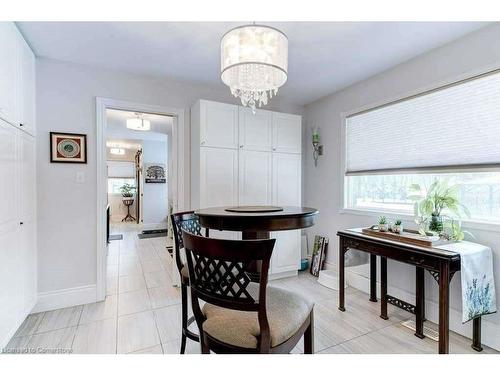 555 Ofield Road N, Flamborough, ON - Indoor Photo Showing Dining Room