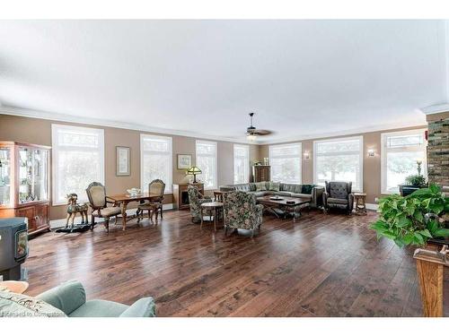 555 Ofield Road N, Flamborough, ON - Indoor Photo Showing Living Room