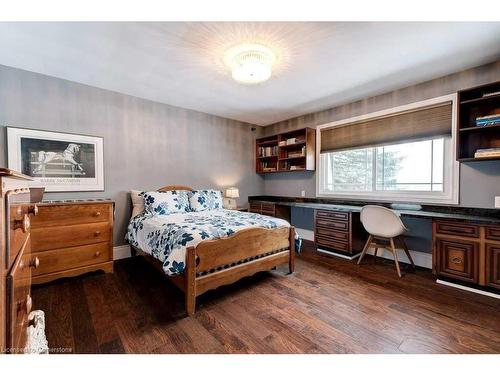 555 Ofield Road N, Flamborough, ON - Indoor Photo Showing Bedroom