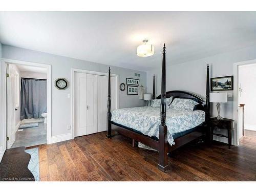 555 Ofield Road N, Flamborough, ON - Indoor Photo Showing Bedroom