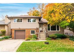 112 Bertram Drive  Dundas, ON L9H 4T7