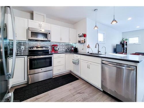 88 Hope Avenue, Hamilton, ON - Indoor Photo Showing Kitchen With Upgraded Kitchen