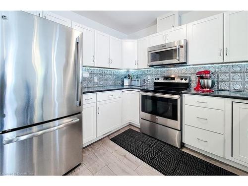 88 Hope Avenue, Hamilton, ON - Indoor Photo Showing Kitchen