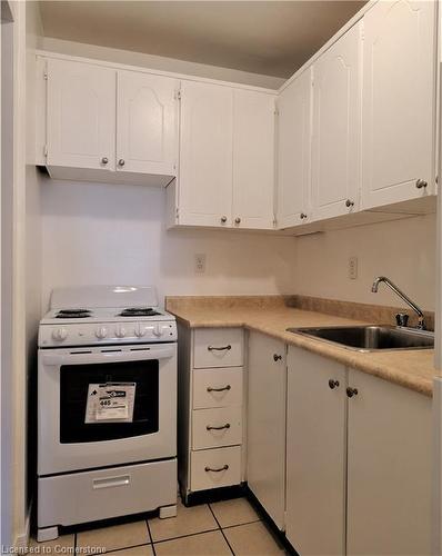 503-150 Charlton Avenue E, Hamilton, ON - Indoor Photo Showing Kitchen