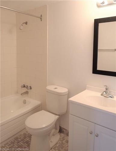 503-150 Charlton Avenue E, Hamilton, ON - Indoor Photo Showing Bathroom