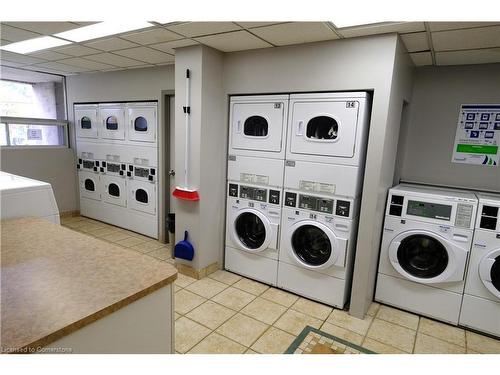 503-150 Charlton Avenue E, Hamilton, ON - Indoor Photo Showing Laundry Room