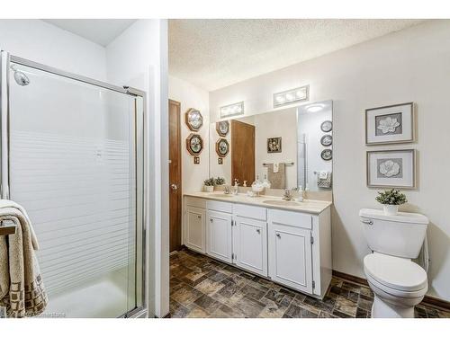 1054 Shepherd'S Drive, Burlington, ON - Indoor Photo Showing Bathroom