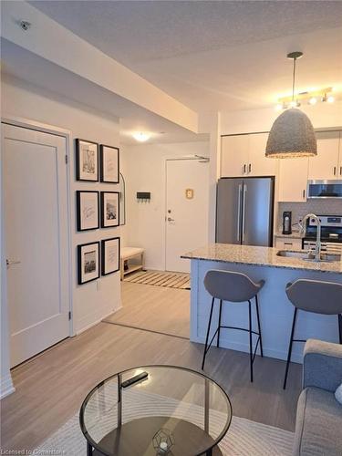 324-10 Concord Place, Grimsby, ON - Indoor Photo Showing Kitchen