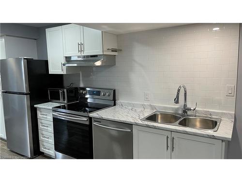 1-468 Main St Street E, Hamilton, ON - Indoor Photo Showing Kitchen With Double Sink