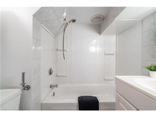 56 Newton Avenue, Hamilton, ON - Indoor Photo Showing Bathroom