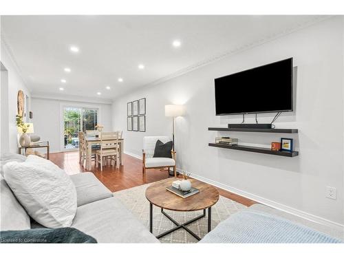 1464 Reynolds Avenue, Burlington, ON - Indoor Photo Showing Living Room